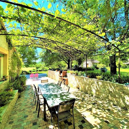 DOMAINE DE LAUDUN Gîte de groupe et chambres d'hôtes Villeneuve-de-Berg Exterior foto