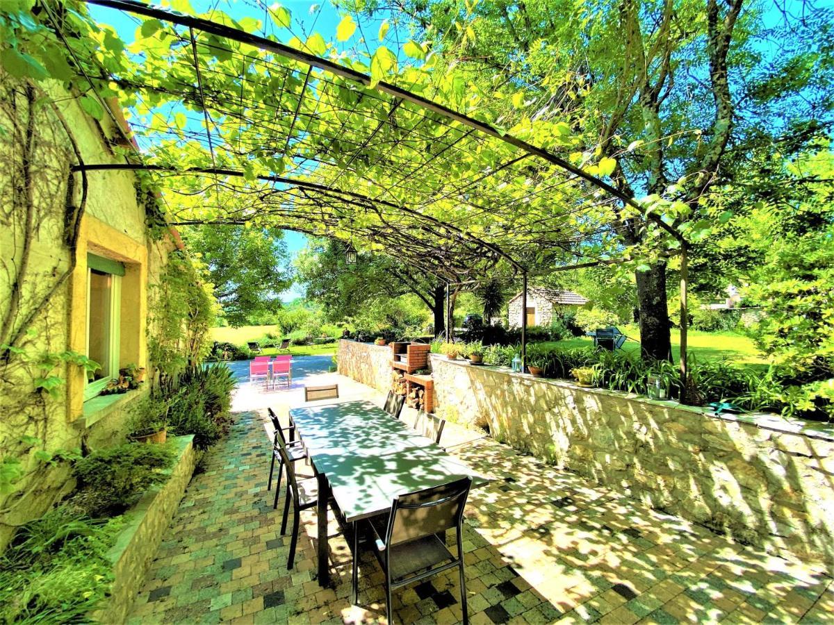 DOMAINE DE LAUDUN Gîte de groupe et chambres d'hôtes Villeneuve-de-Berg Exterior foto